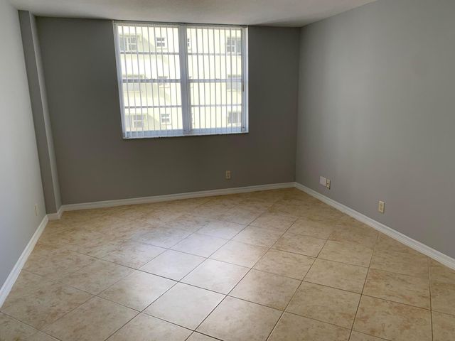 3001 W ROLLING HILLS Circle 709, Davie, FL 33328