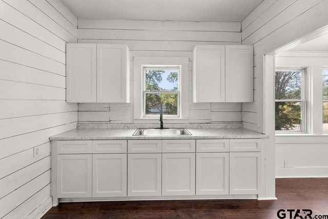 241 Ayers St, Frankston, TX 75763