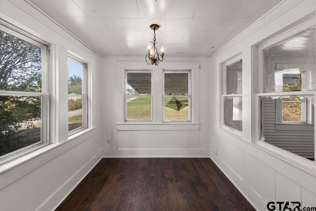 241 Ayers St, Frankston, TX 75763