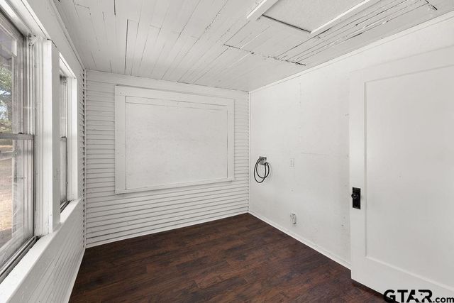 241 Ayers St, Frankston, TX 75763