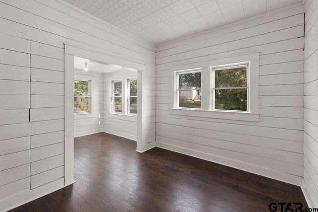 241 Ayers St, Frankston, TX 75763