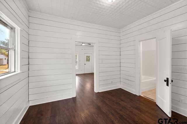 241 Ayers St, Frankston, TX 75763