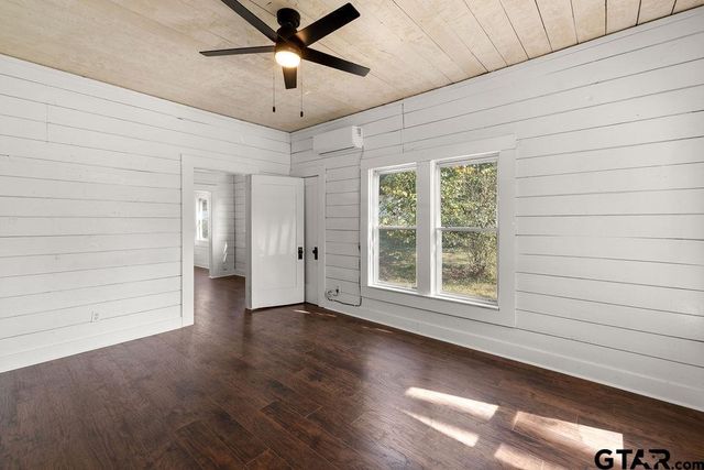 241 Ayers St, Frankston, TX 75763