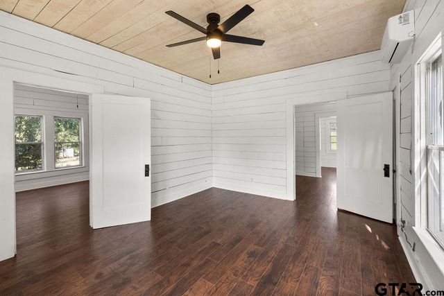 241 Ayers St, Frankston, TX 75763