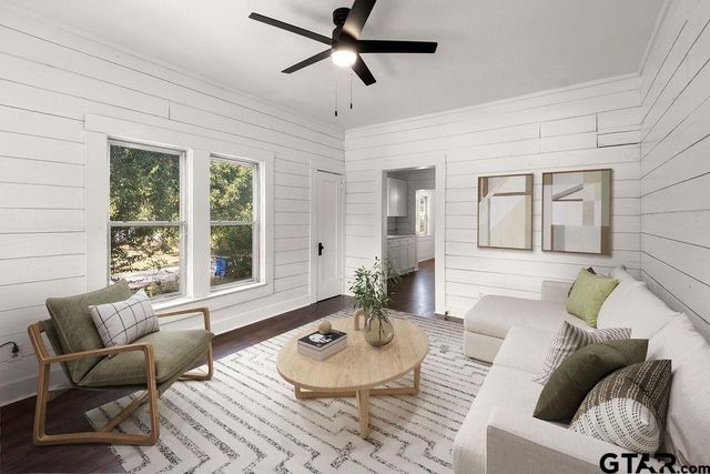 241 Ayers St, Frankston, TX 75763