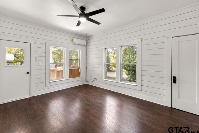 241 Ayers St, Frankston, TX 75763