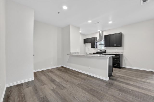 4800 W Lovers Lane 501, Dallas, TX 75209