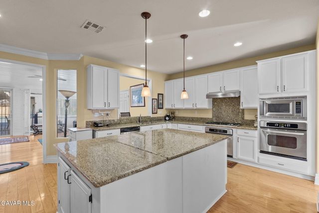 3625 Paddock Way, Quartz Hill, CA 93536