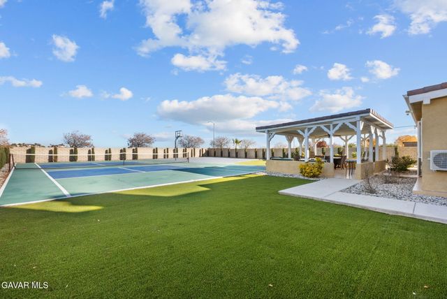 3625 Paddock Way, Quartz Hill, CA 93536