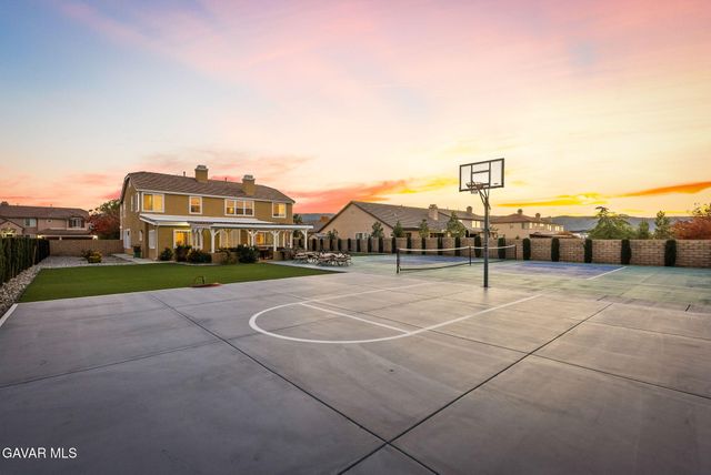 3625 Paddock Way, Quartz Hill, CA 93536