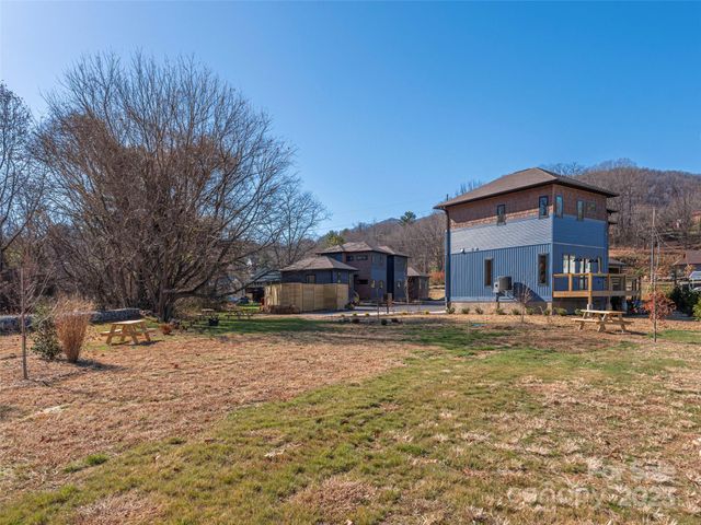 15 Leap Frog Park, Waynesville, NC 28786