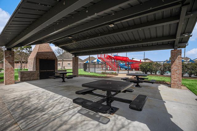 13715 Cutler Springs Court, Pearland, TX 77584