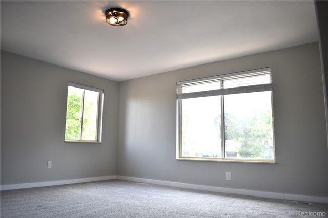 2073 BORDEAUX Street, West Bloomfield Charter Township, MI 48323