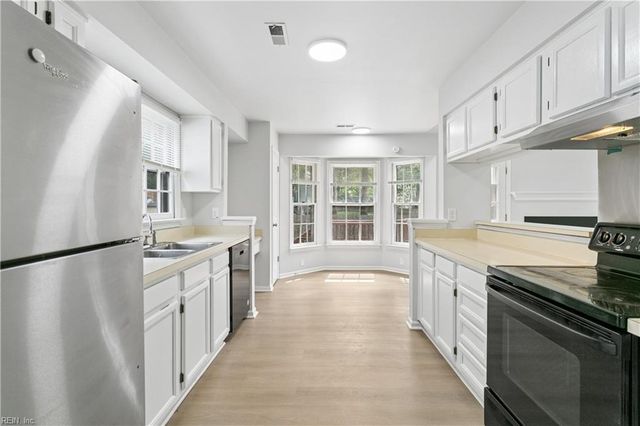 903 Belvoir CIR, Newport News, VA 23608