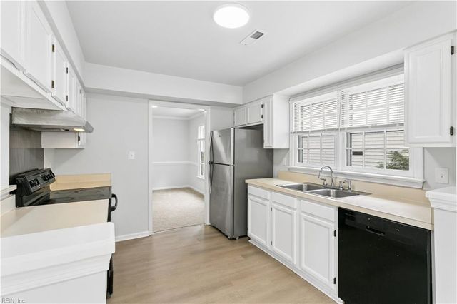 903 Belvoir CIR, Newport News, VA 23608