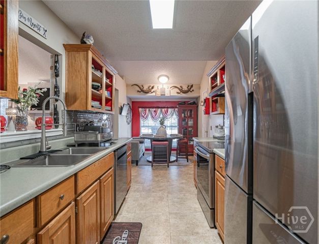 39 Cat Tail Court, Richmond Hill, GA 31324