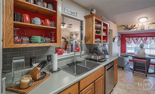 39 Cat Tail Court, Richmond Hill, GA 31324