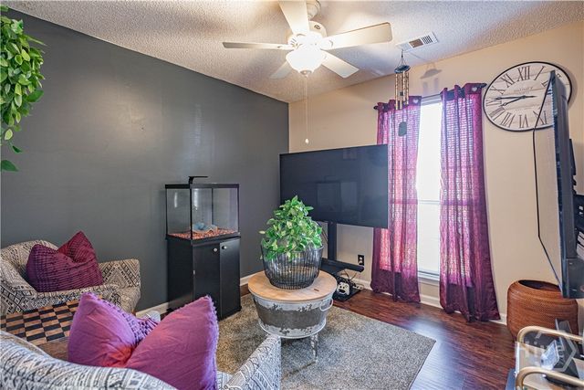 39 Cat Tail Court, Richmond Hill, GA 31324