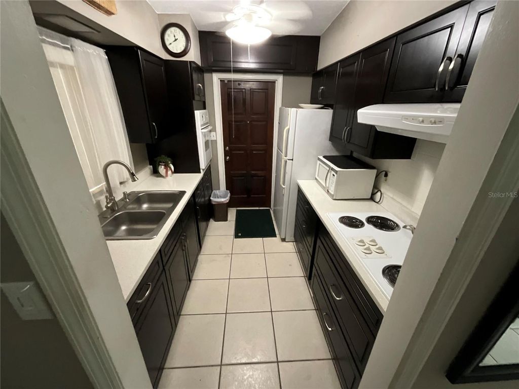 Image 11 of property listing at 2423 SAVOY DRIVE, Orlando, FL 32808