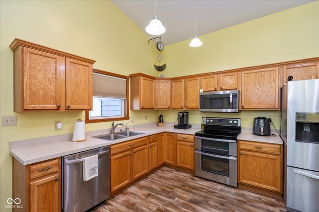 1081 Country Meadow Court, Franklin, IN 46131