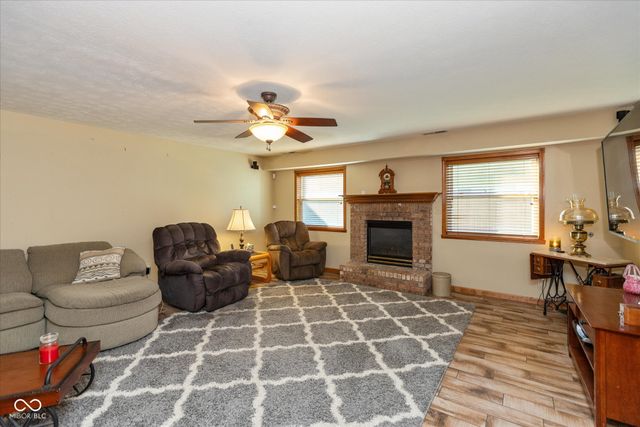 1081 Country Meadow Court, Franklin, IN 46131