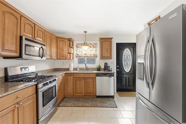 230 Bank St, Sewickley, PA 15143