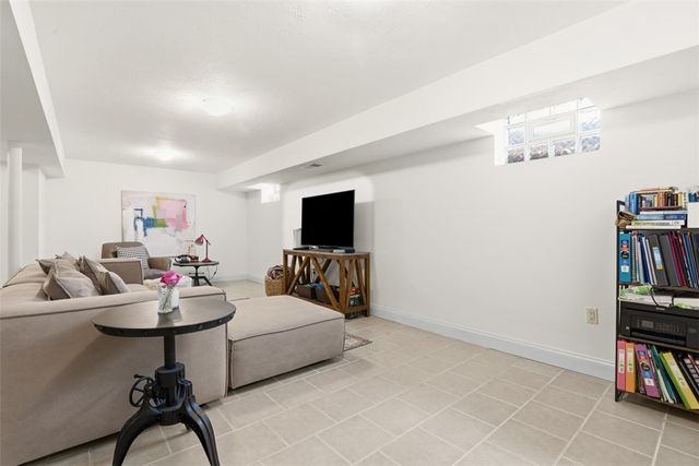 230 Bank St, Sewickley, PA 15143