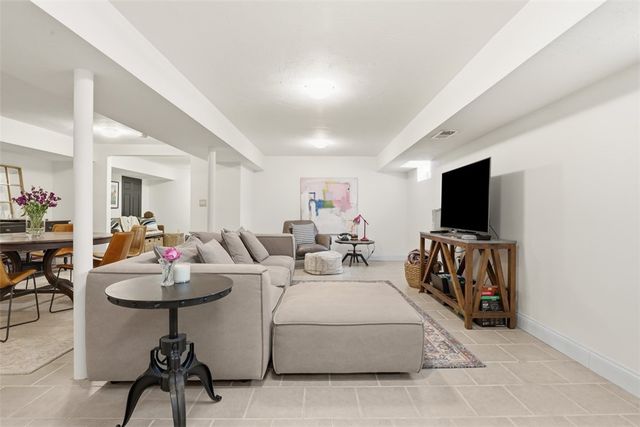 230 Bank St, Sewickley, PA 15143