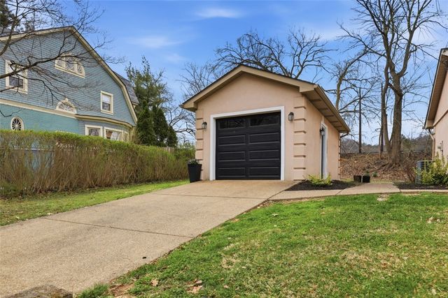 230 Bank St, Sewickley, PA 15143