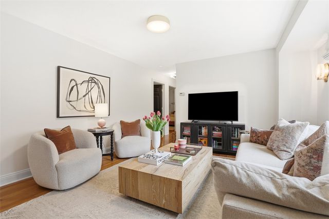 230 Bank St, Sewickley, PA 15143