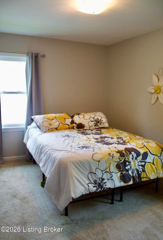 2009 Patricia Dr, Louisville, KY 40272