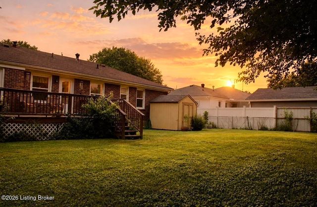 2009 Patricia Dr, Louisville, KY 40272