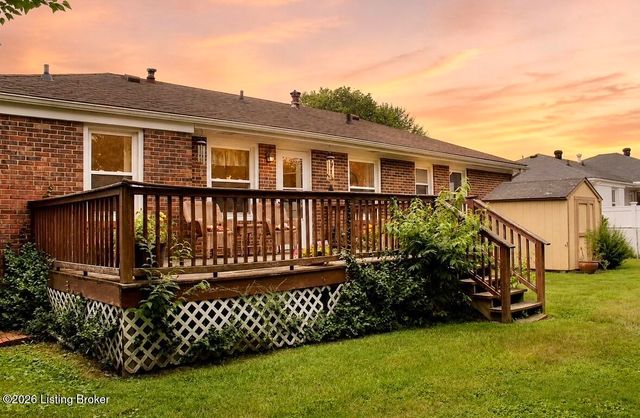 2009 Patricia Dr, Louisville, KY 40272