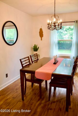 2009 Patricia Dr, Louisville, KY 40272