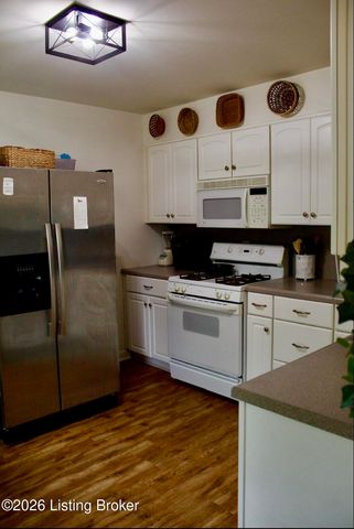 2009 Patricia Dr, Louisville, KY 40272