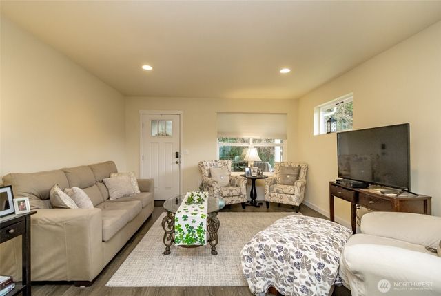 361 10th Avenue N, Algona, WA 98001