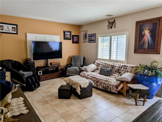 13717 Deane Lane, Sylmar (los Angeles), CA 91342