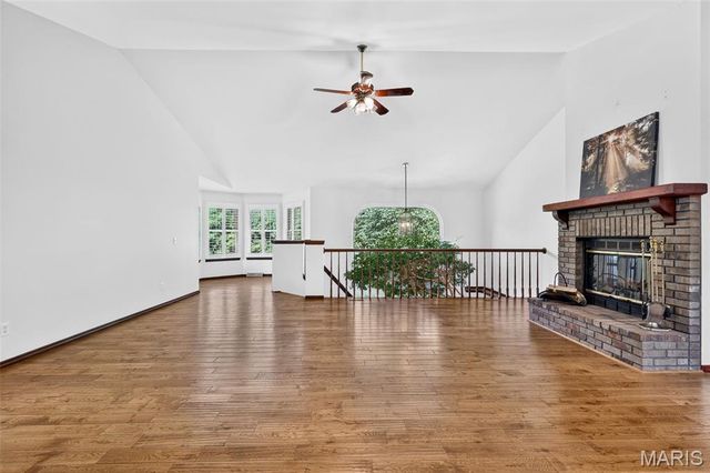 1 Big Bluff Court, St Charles, MO 63304