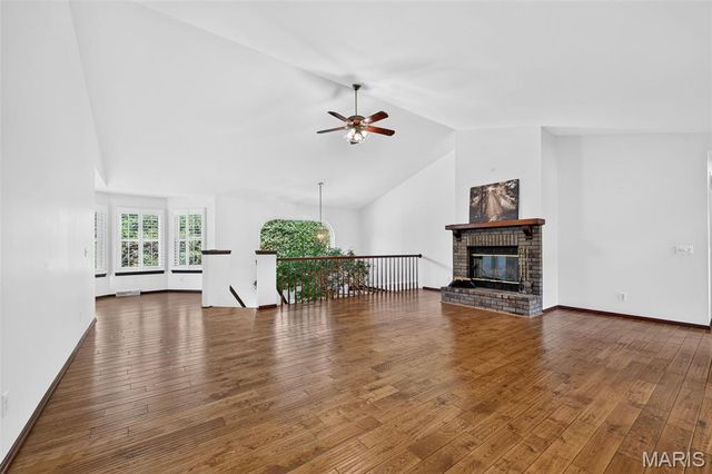 1 Big Bluff Court, St Charles, MO 63304