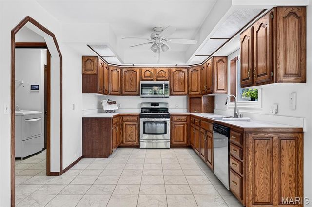 1 Big Bluff Court, St Charles, MO 63304