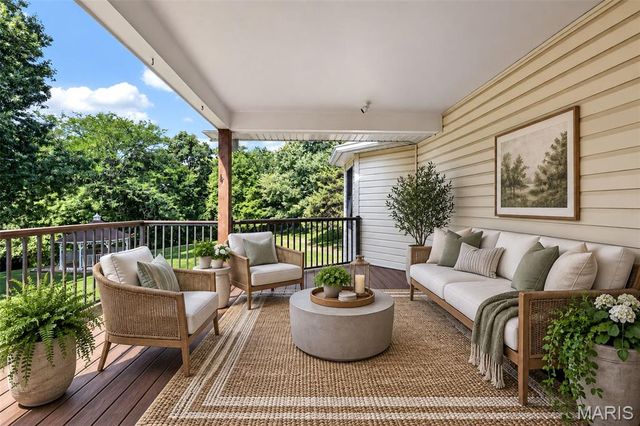 1 Big Bluff Court, St Charles, MO 63304