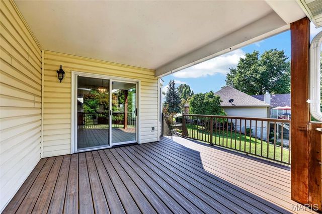 1 Big Bluff Court, St Charles, MO 63304