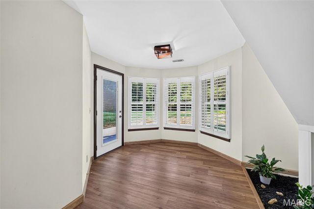 1 Big Bluff Court, St Charles, MO 63304