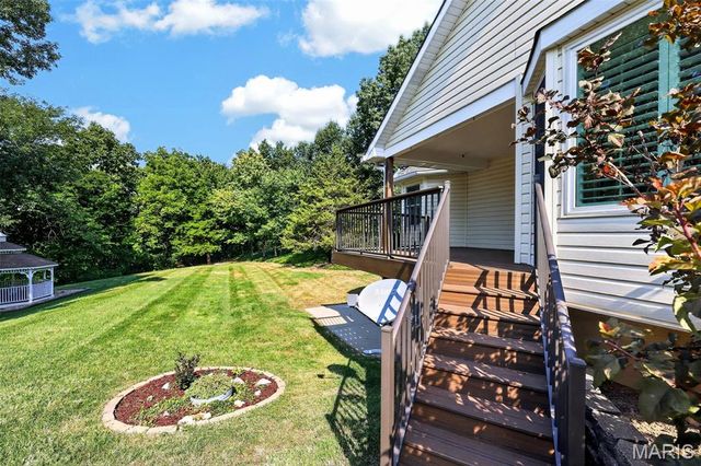1 Big Bluff Court, St Charles, MO 63304