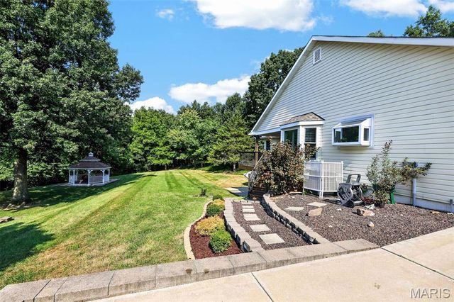 1 Big Bluff Court, St Charles, MO 63304