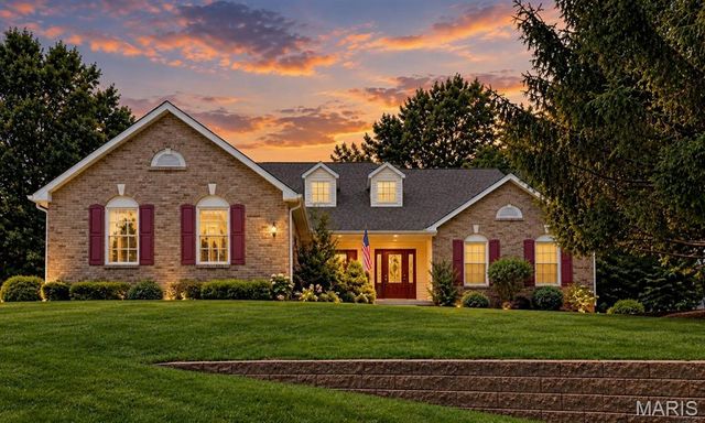 1 Big Bluff Court, St Charles, MO 63304