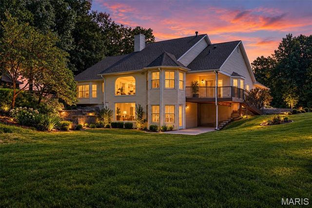 1 Big Bluff Court, St Charles, MO 63304