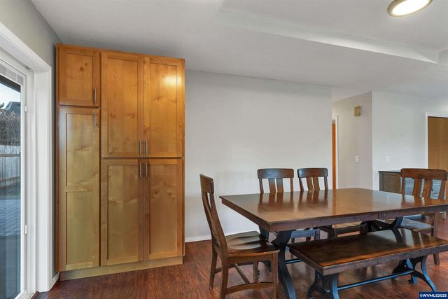 383 SW Wyatt St, Dallas, OR 97338