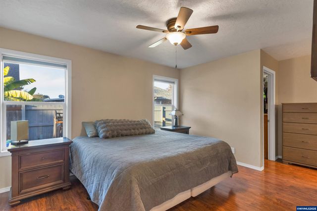 383 SW Wyatt St, Dallas, OR 97338