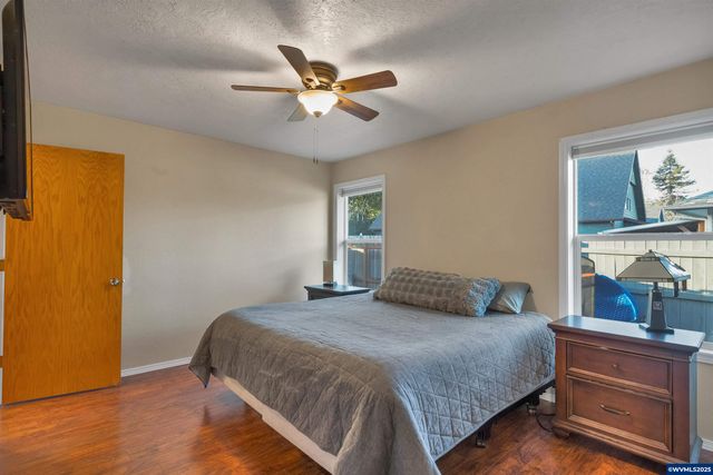 383 SW Wyatt St, Dallas, OR 97338